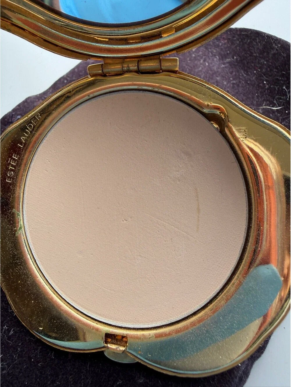 Estée Lauder Cancer Zodiac Powder Compact Gold Tone Vintage S-18